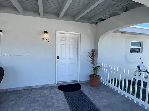 720 NW 30th Avenue Miami FL 33125