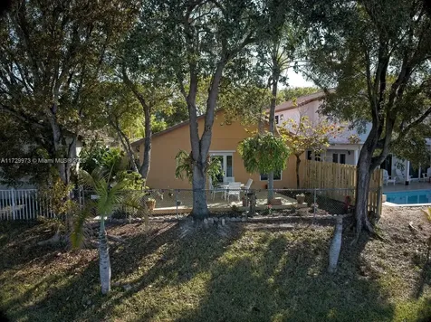 13918 SW 122nd Court Miami FL 33186