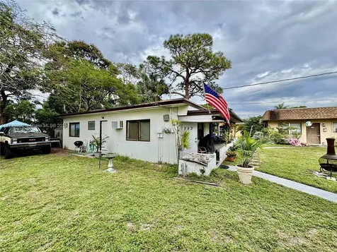 883 NE 39th Street Oakland Park FL 33334