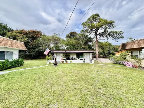 883 NE 39th Street Oakland Park FL 33334