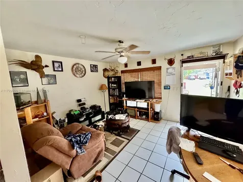 883 NE 39th Street Oakland Park FL 33334