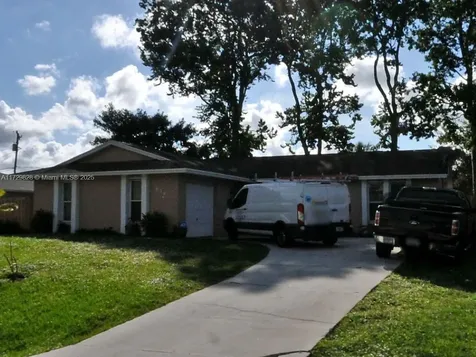 826 SW Trouville Avenue Port St. Lucie FL 34953