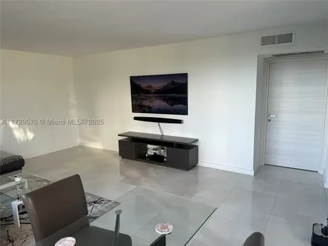 20291 NE 30th Avenue Aventura FL 33180