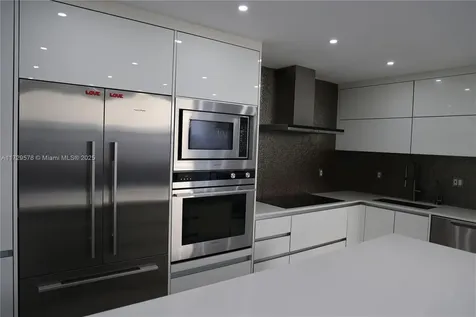 20291 NE 30th Avenue Aventura FL 33180