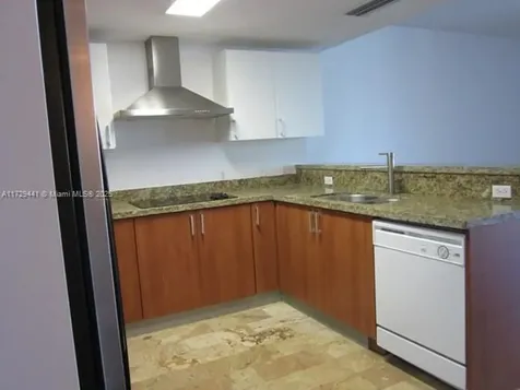 170 SE 14th Street Miami FL 33131
