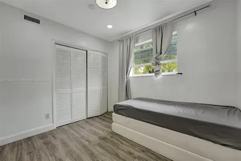 18600 NE 7th Court North Miami Beach FL 33179