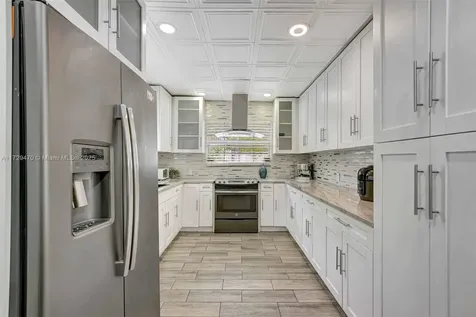 18600 NE 7th Court North Miami Beach FL 33179