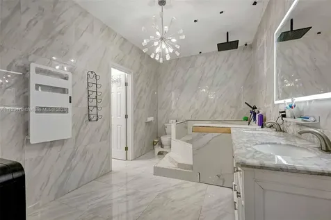 18600 NE 7th Court North Miami Beach FL 33179