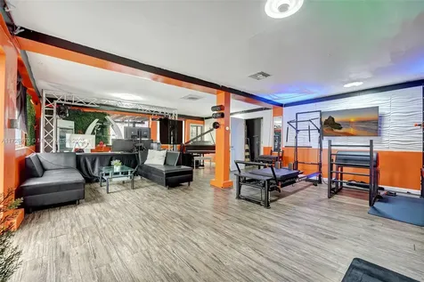 18600 NE 7th Court North Miami Beach FL 33179