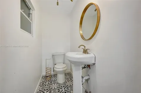 18600 NE 7th Court North Miami Beach FL 33179