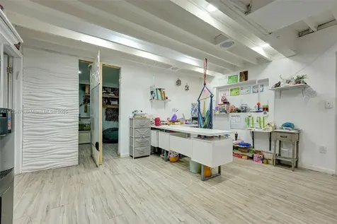 18600 NE 7th Court North Miami Beach FL 33179