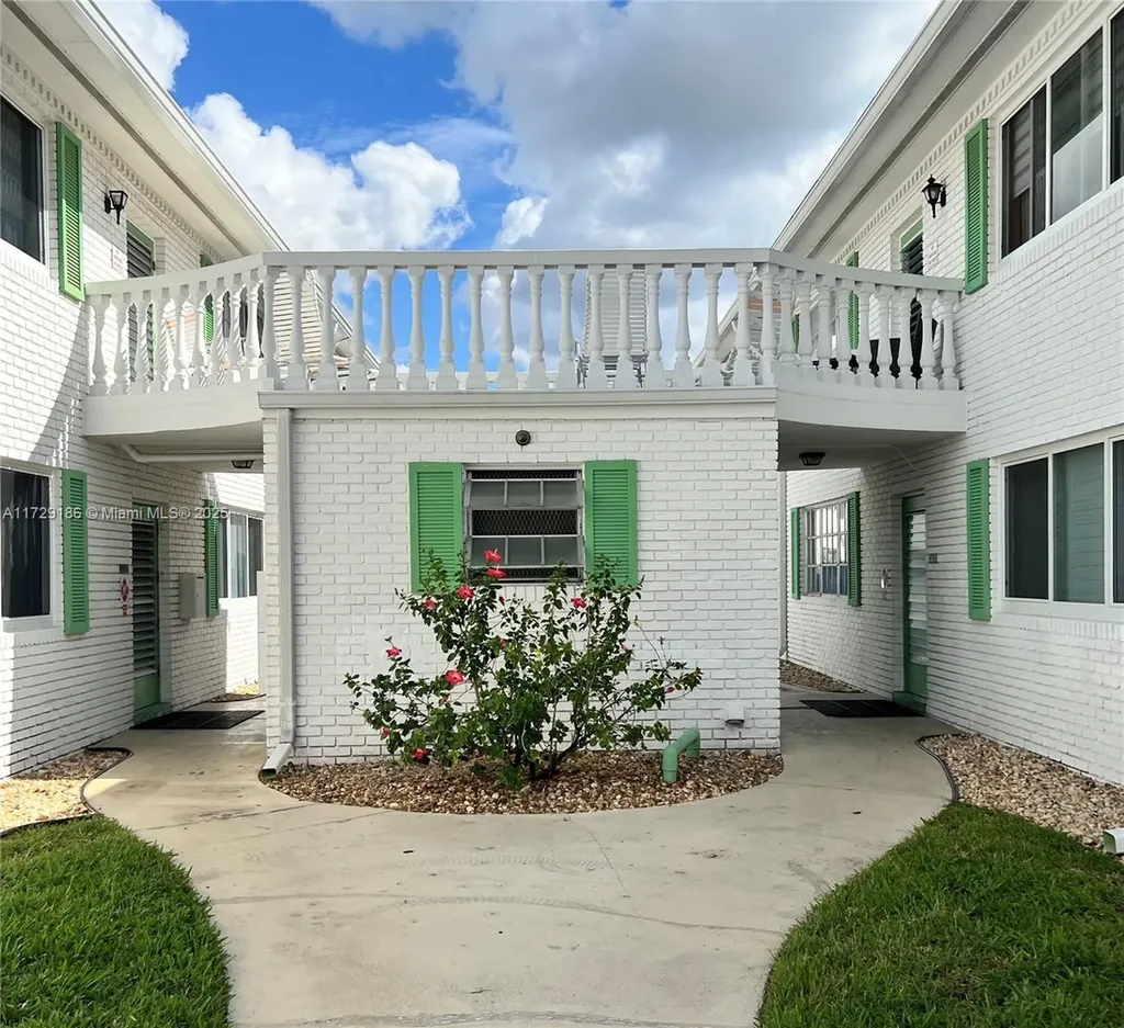 1821 NE 62nd Street Fort Lauderdale FL 33308