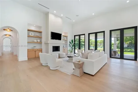 11001 SW 74th Avenue Pinecrest FL 33156