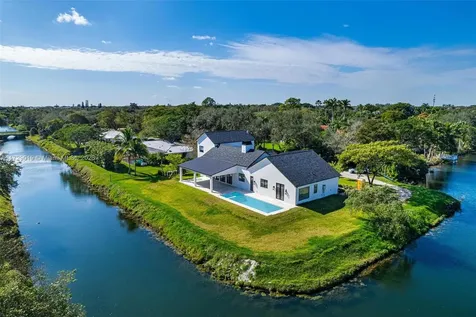 11001 SW 74th Avenue Pinecrest FL 33156