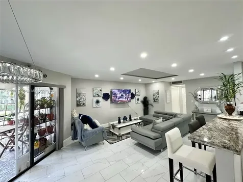 6655 W Broward Boulevard Plantation FL 33317