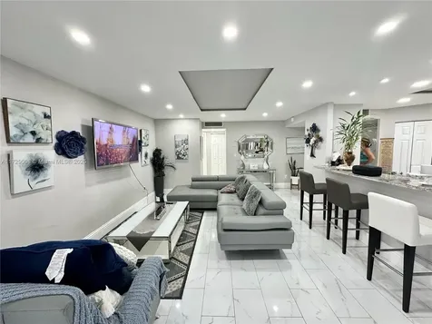 6655 W Broward Boulevard Plantation FL 33317