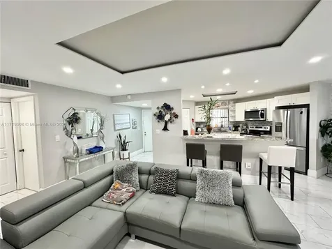 6655 W Broward Boulevard Plantation FL 33317