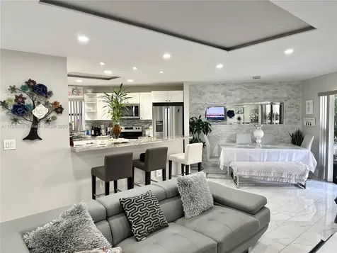 6655 W Broward Boulevard Plantation FL 33317