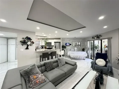 6655 W Broward Boulevard Plantation FL 33317