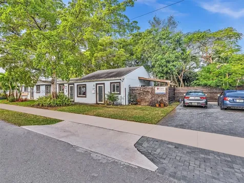 3621-3641 NE 11th Avenue Oakland Park FL 33334