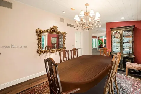 669 S Mashta Drive Key Biscayne FL 33149