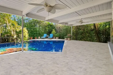 669 S Mashta Drive Key Biscayne FL 33149