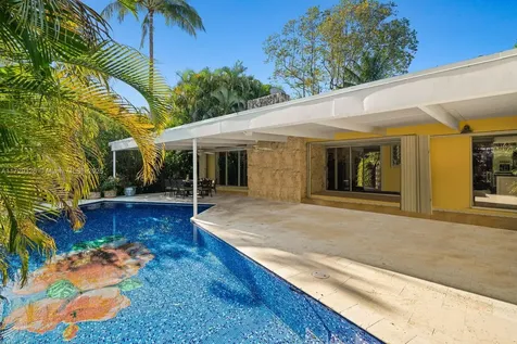 669 S Mashta Drive Key Biscayne FL 33149