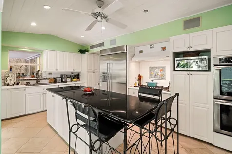 669 S Mashta Drive Key Biscayne FL 33149