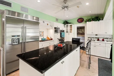 669 S Mashta Drive Key Biscayne FL 33149