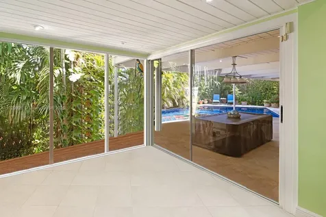 669 S Mashta Drive Key Biscayne FL 33149