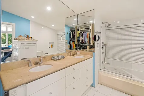 669 S Mashta Drive Key Biscayne FL 33149