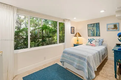 669 S Mashta Drive Key Biscayne FL 33149