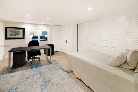 669 S Mashta Drive Key Biscayne FL 33149