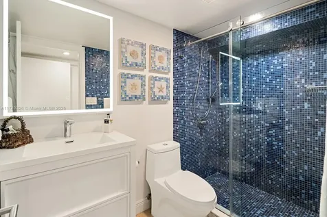 669 S Mashta Drive Key Biscayne FL 33149