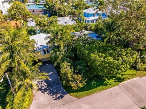 669 S Mashta Drive Key Biscayne FL 33149