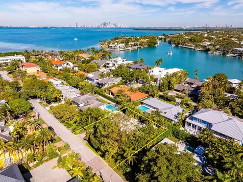 669 S Mashta Drive Key Biscayne FL 33149