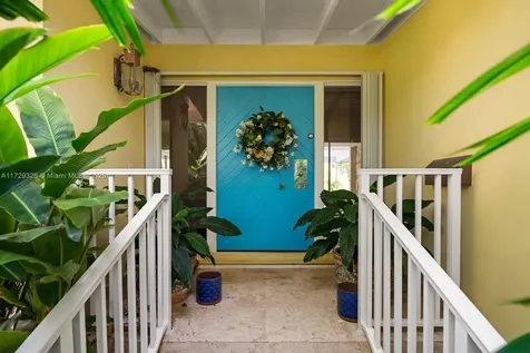 669 S Mashta Drive Key Biscayne FL 33149
