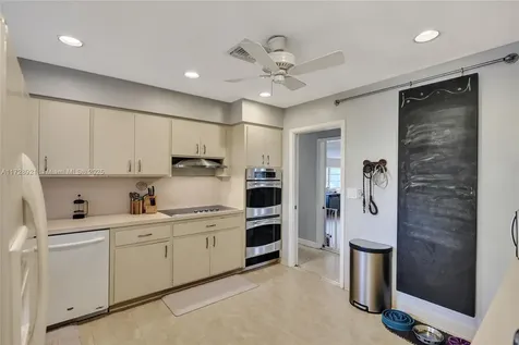 319 N Crescent Drive Hollywood FL 33021
