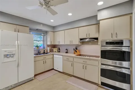 319 N Crescent Drive Hollywood FL 33021