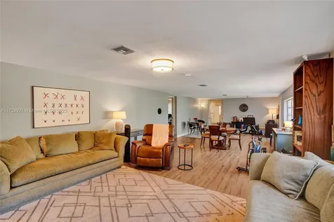 319 N Crescent Drive Hollywood FL 33021