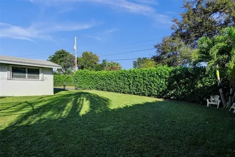 319 N Crescent Drive Hollywood FL 33021