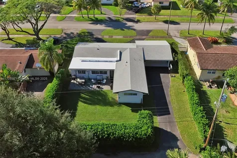 319 N Crescent Drive Hollywood FL 33021