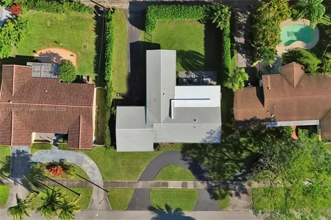319 N Crescent Drive Hollywood FL 33021