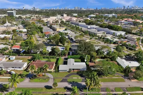 319 N Crescent Drive Hollywood FL 33021