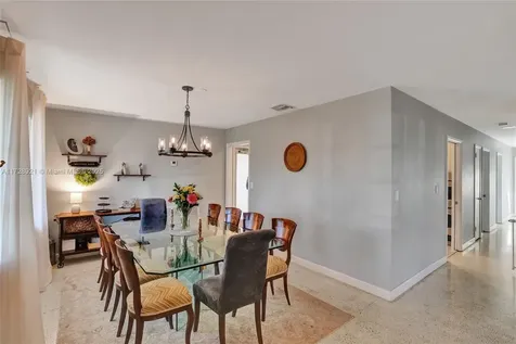 319 N Crescent Drive Hollywood FL 33021