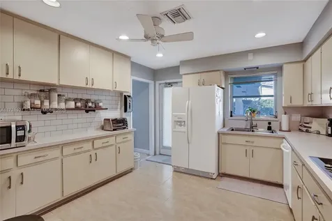 319 N Crescent Drive Hollywood FL 33021