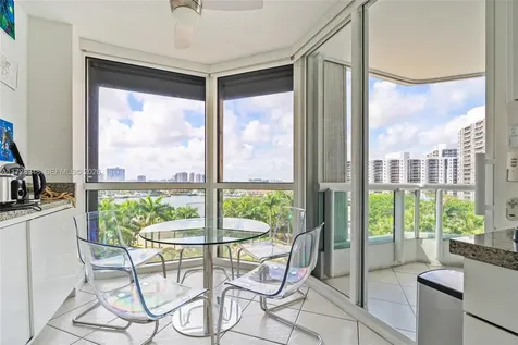 21205 Yacht Club Drive Aventura FL 33180