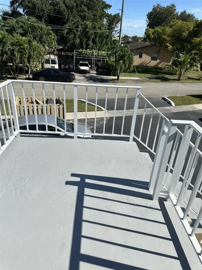 6101 Garfield Street Hollywood FL 33024