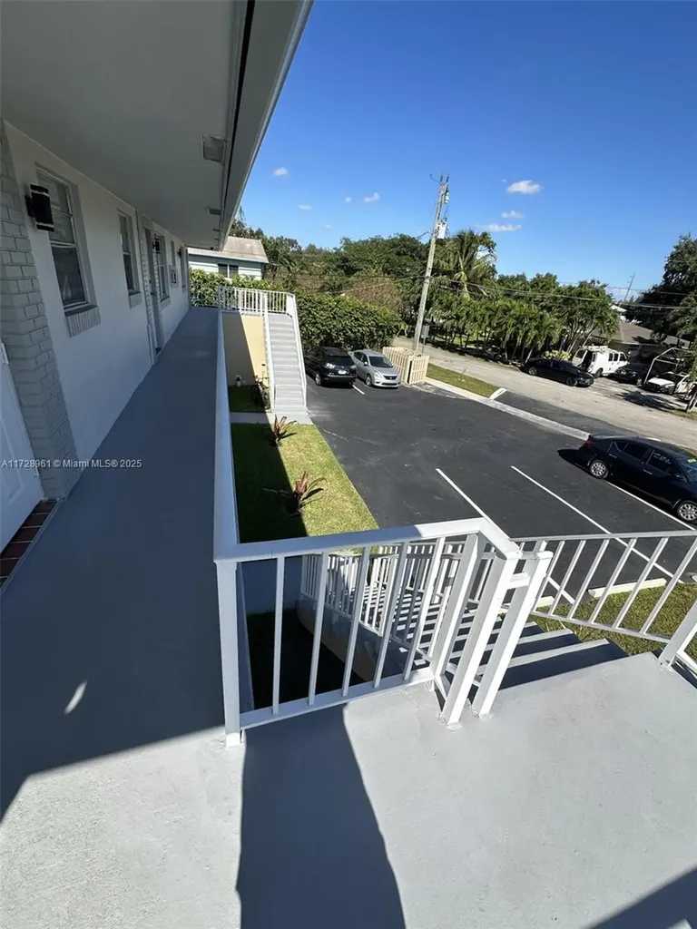 6101 Garfield Street Hollywood FL 33024