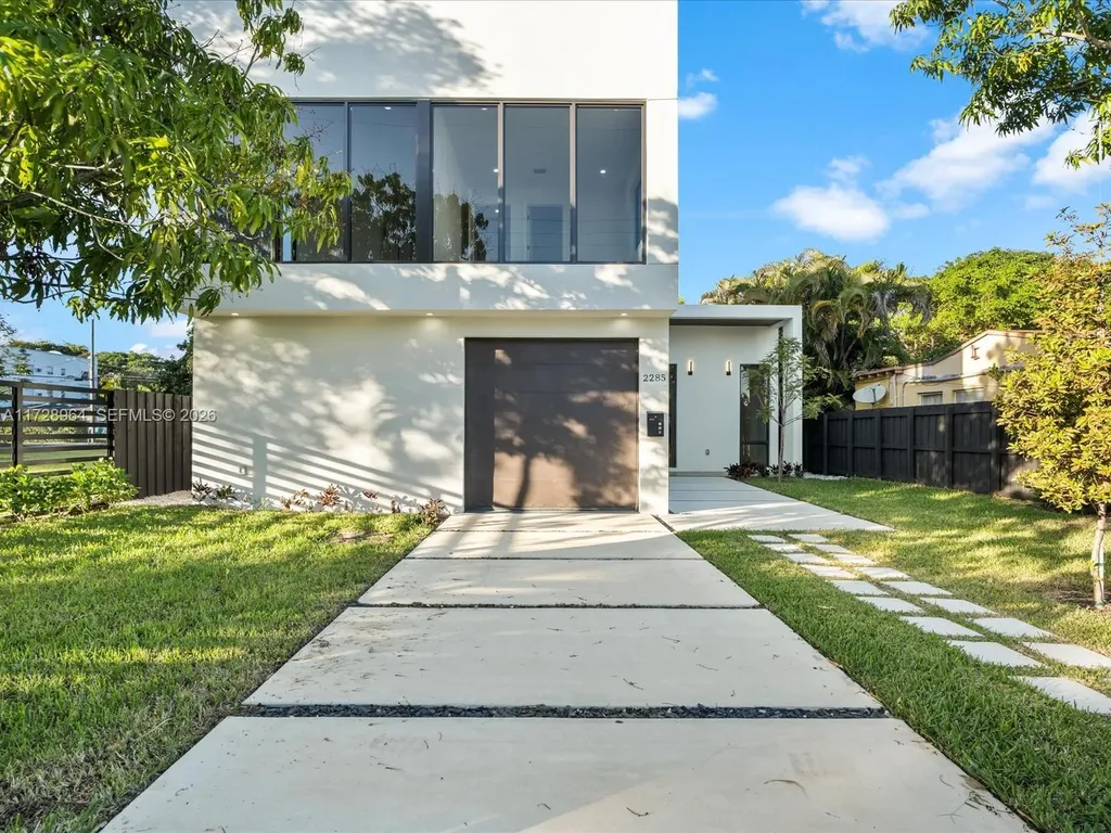 2285 SW 17th Terrace Miami FL 33145